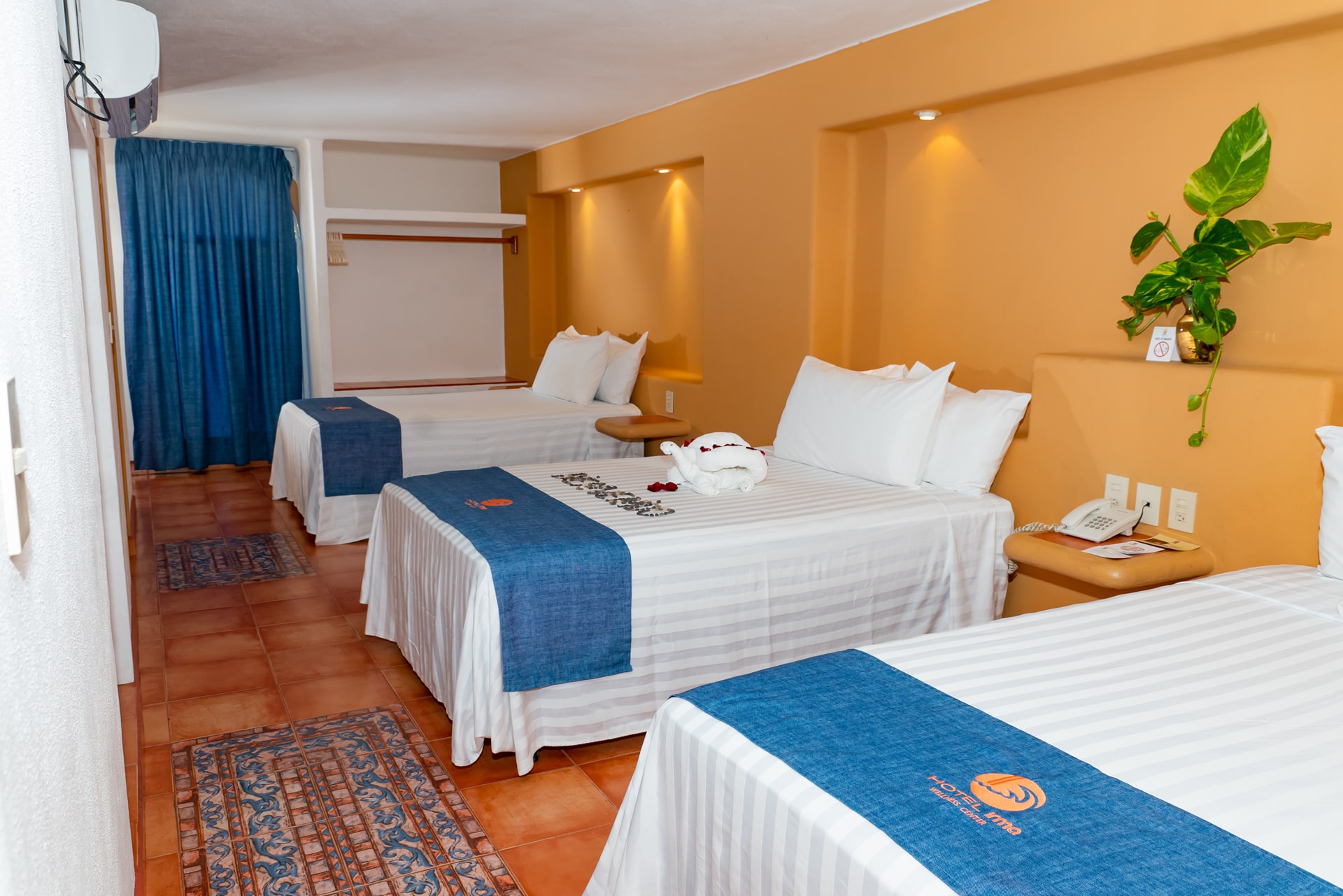 camas matrimoniales Hotel Irma