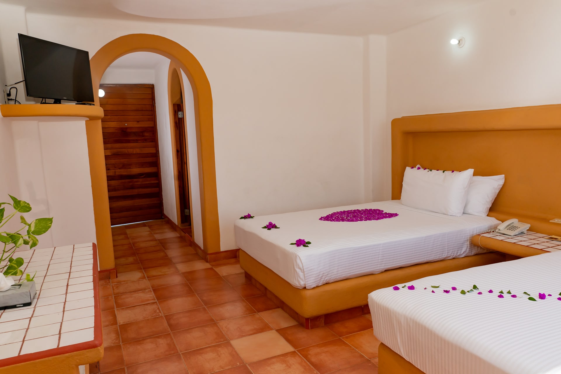 camas matrimoniales jardin Hotel Irma